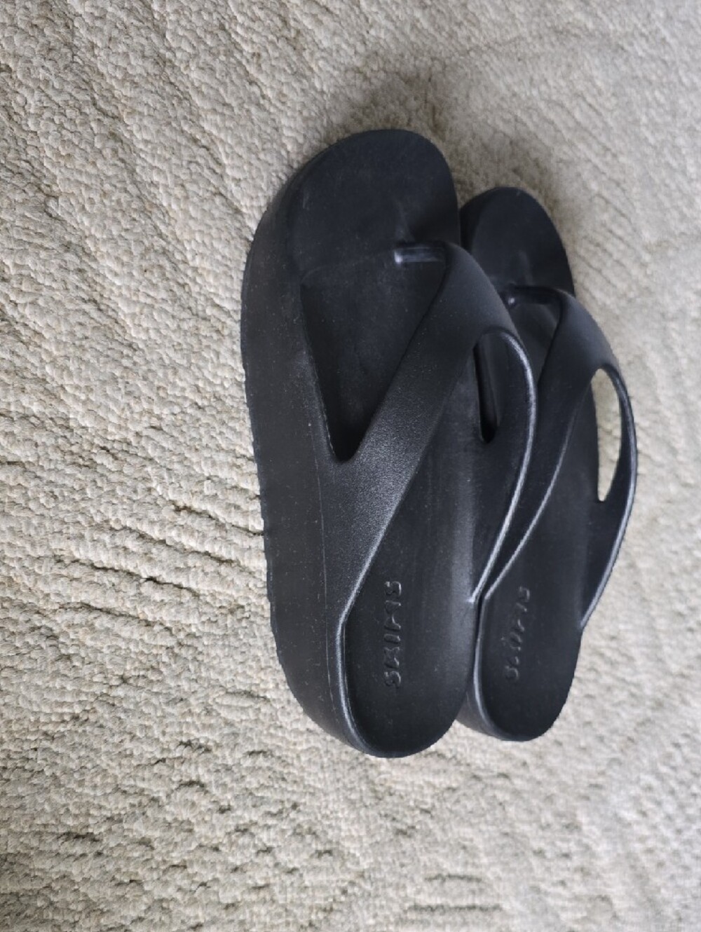 SKIMS Black Platform Thong Sandals - Picture 4 of 6